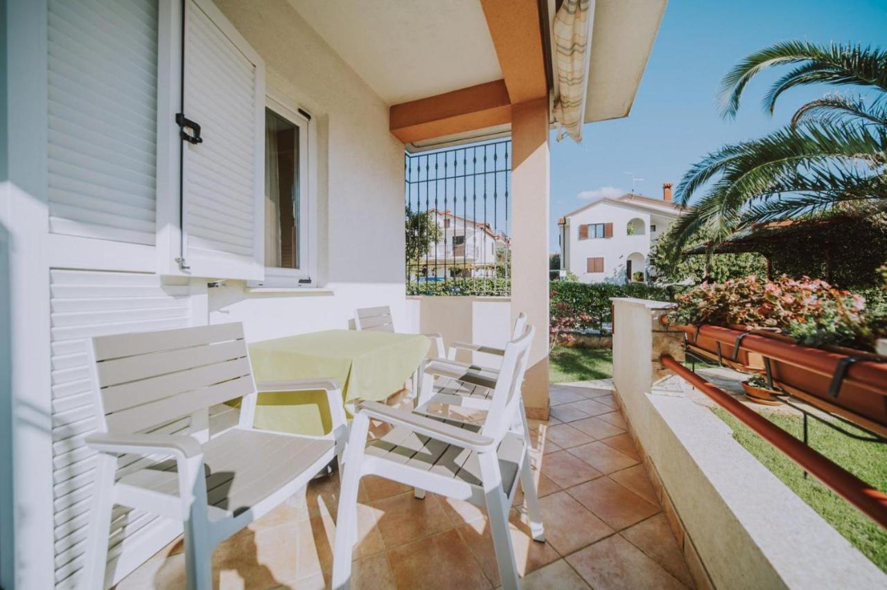 Apartman Hola Novigrad Istria Exteriör bild