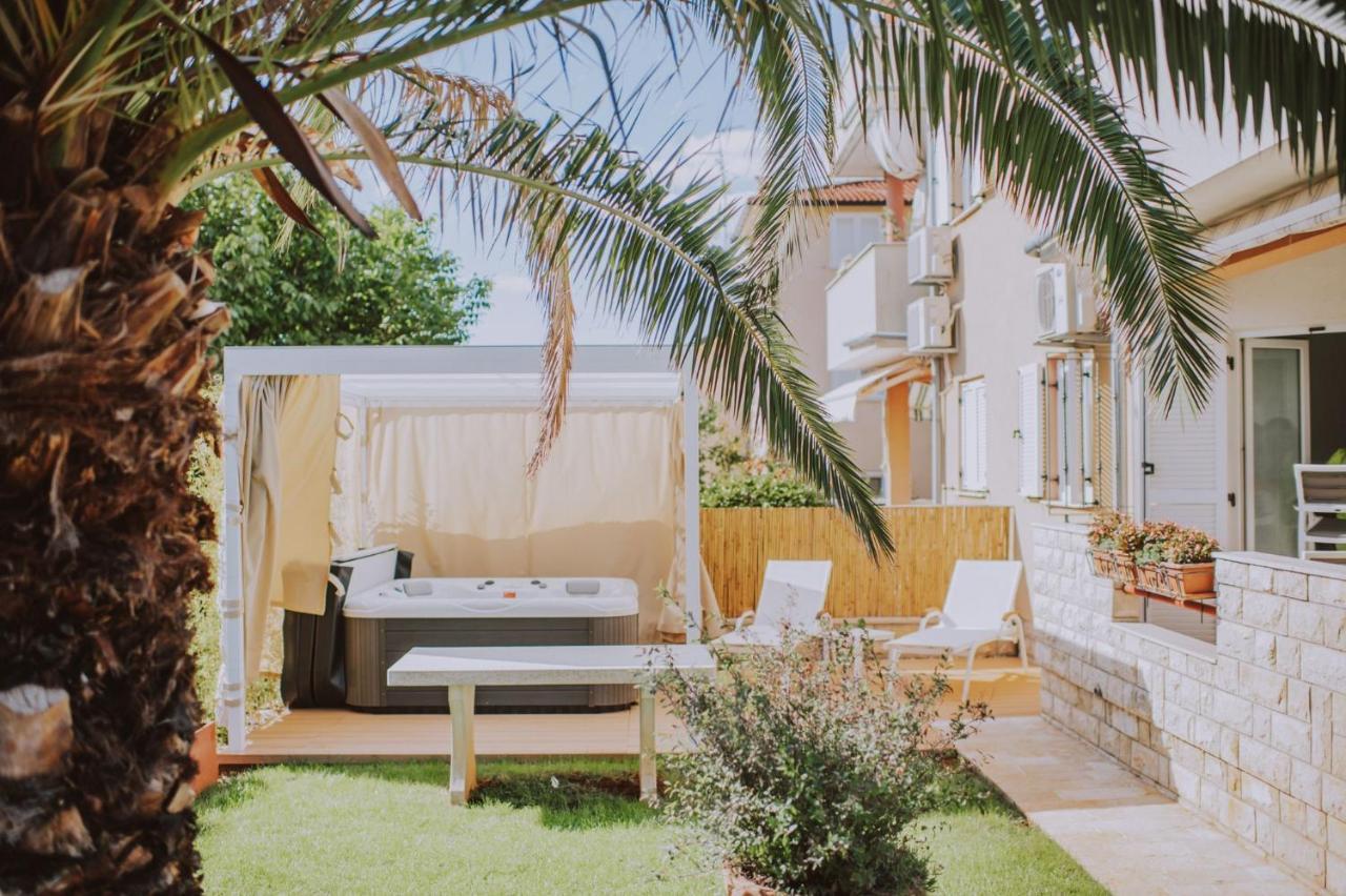 Apartman Hola Novigrad Istria Exteriör bild